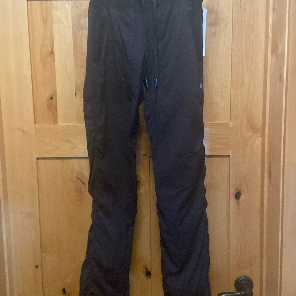 Lululemon dance studio jogger brand new!!